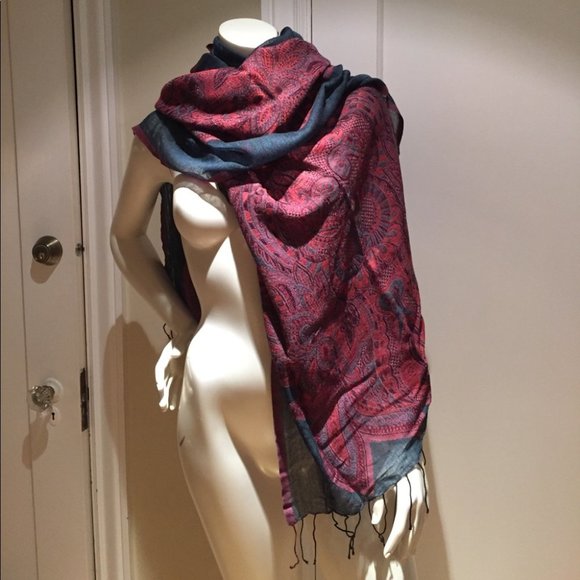 FLASH SALE! NEW LUCKY BRAND - Scarf or Wrap - Picture 3 of 5